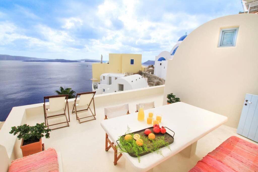 Dionyssos Cave House Villa Oia  Exterior photo