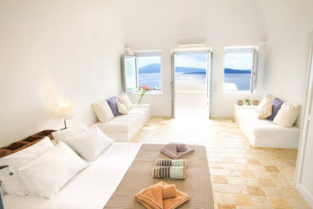 Dionyssos Cave House Villa Oia  Exterior photo