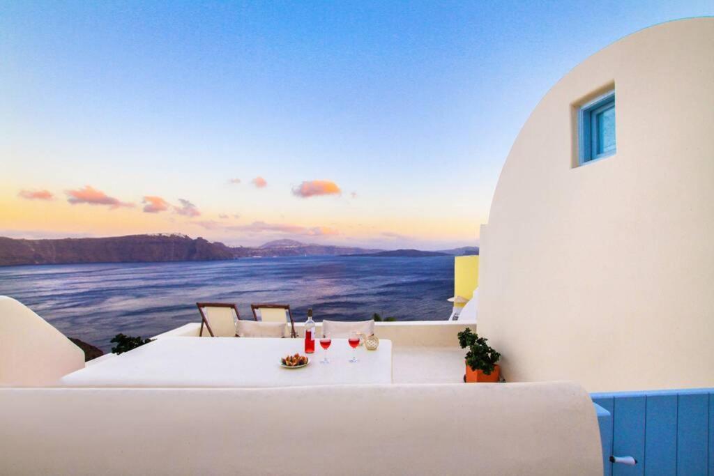 Dionyssos Cave House Villa Oia  Exterior photo