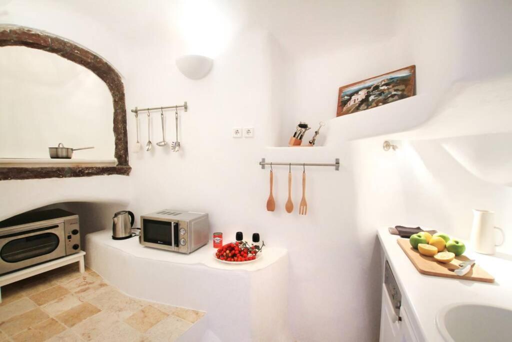 Dionyssos Cave House Villa Oia  Exterior photo